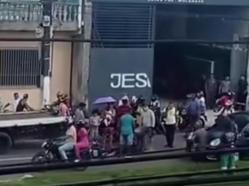 A vítima teria colidido contra um caminhão-guincho.