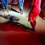 suspeito se aproximou enquanto o familiar da vítima se afastou para abrir o portão, então efetuou diversos disparos contra Messias.