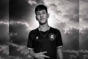 Jovem de 20 anos estava internado desde o acidente; outras duas pessoas permanecem hospitalizadas em estado grave.