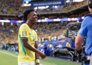 Vini Jr domina Era Ancelotti e entra na história da Seleção em Copas