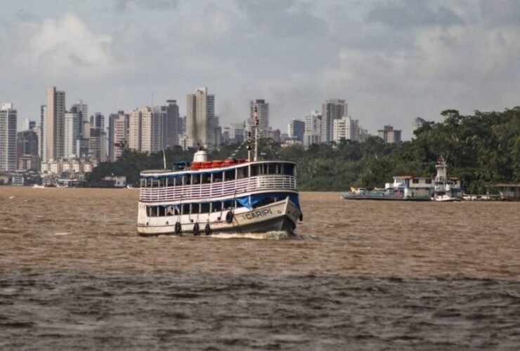 Decisão mantém passagem em R$ 14,88 e cita problemas na qualidade do serviço prestado aos usuários.