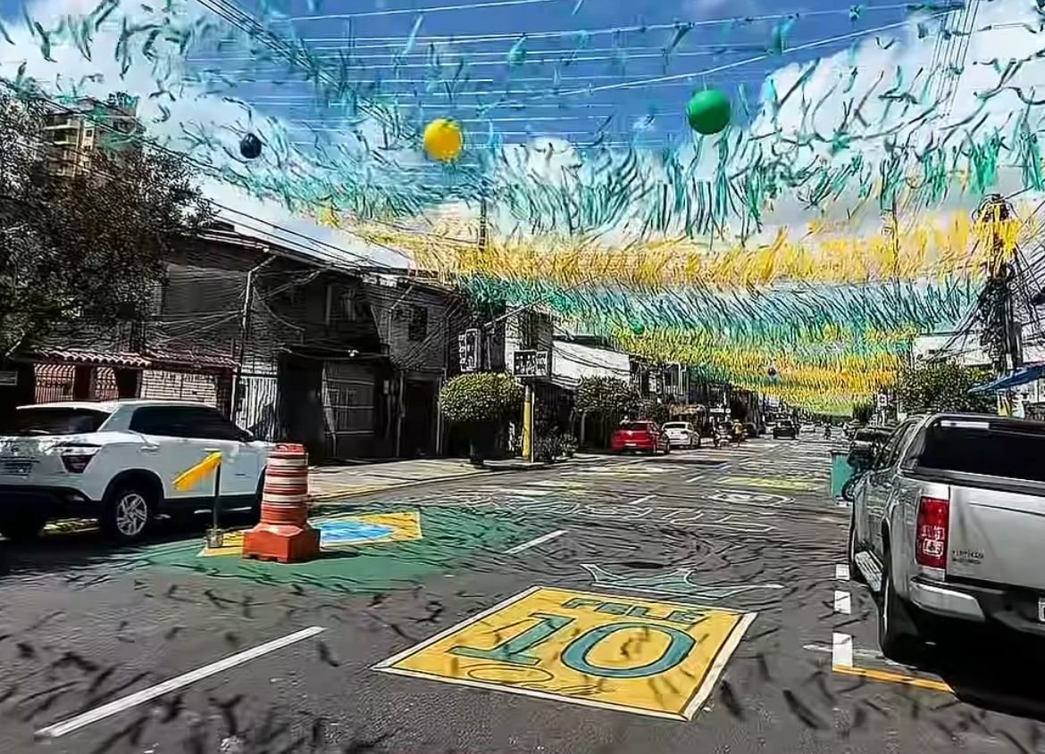 Moradores da Cremação transformaram a Travessa Três de Maio com pinturas e bandeirinhas em homenagem à Seleção Brasileira.