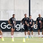 Marquinhos, Gabriel Magalhães e Martinelli chegam aos EUA e Brasil fica completo