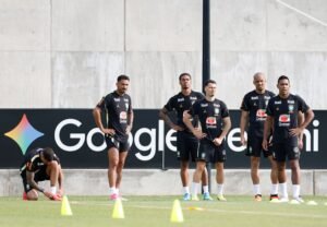 Marquinhos, Gabriel Magalhães e Martinelli chegam aos EUA e Brasil fica completo