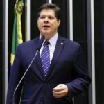 Decisão libera diretórios estaduais para apoiarem diferentes candidatos ao Planalto e marca a primeira vez desde 2006 que o partido não define um nome para a disputa nacional.