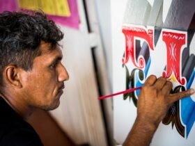 Lei publicada nesta quinta-feira (2) no Diário Oficial do Estado oficializa o reconhecimento do ofício dos abridores e das letras de barco da Amazônia para a cultura e identidade da região.