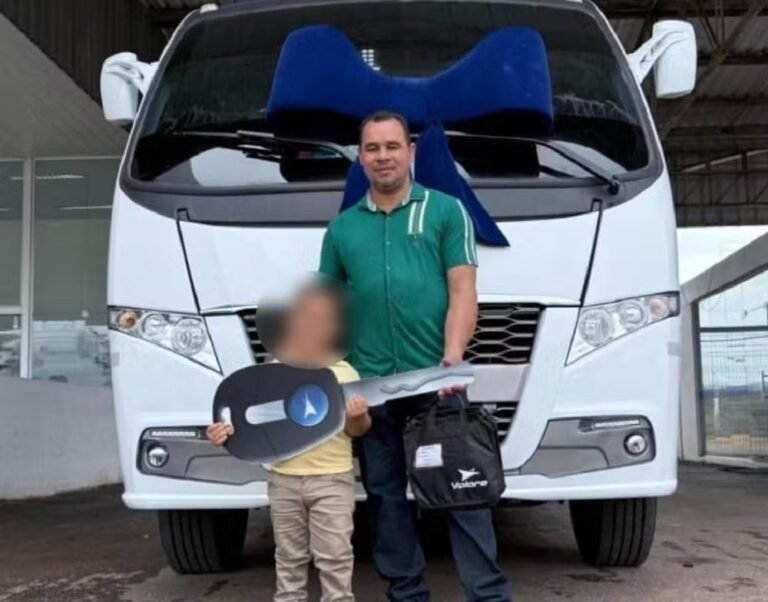 Denilson Deodoro conduzia o veículo que caiu da ponte sobre o rio Curuá-Una, na PA-370, em Santarém; bombeiros mantêm buscas por jovem de 14 anos.