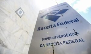 Receita Federal inicia emissão do CNPJ alfanumérico para novos registros; empresas já cadastradas não precisam alterar o documento.