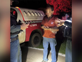 Na imagem em destaque, o homem preso durante operação da PM