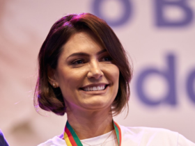 Na imagem em destaque, Michelle Bolsonaro.