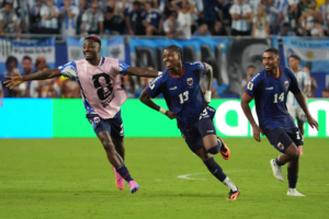 Na imagem em destaque, jogadores da seleção de Cabo Verde