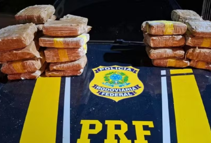 Na imagem em destaque, apreensão de drogas pela PRF