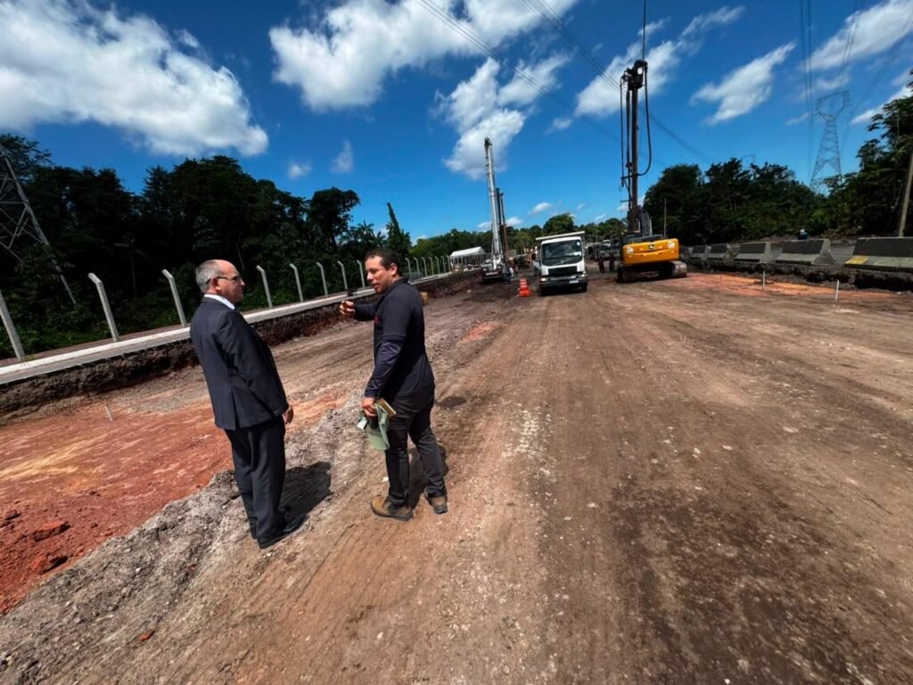 Promotores e equipe técnica utilizaram drones para monitorar obras de recuperação da pista, identificar áreas de desmatamento e prevenir novas ocupações irregulares.