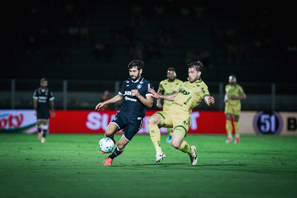 jogadores de Clube do Remo e mirassol