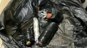 Esquadrão antibombas foi acionado e isolou a área para realizar análise do material encontrado por um funcionário do estabelecimento.