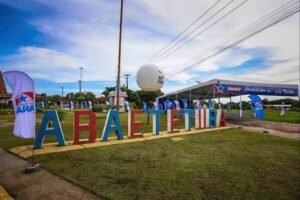 Inscrições começam em 10 de agosto; salários chegam a R$ 3.242 e seleção contará com provas objetivas, títulos e teste físico para cargo específico.