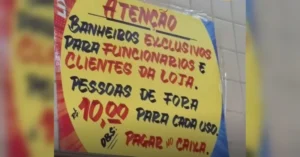 Cobrança foi adotada para restringir o acesso de pessoas que não realizam compras no estabelecimento e dividiu opiniões nas redes sociais.