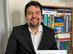 Servidor público e especialista em direito eleitoral disputará pela primeira vez um cargo eletivo; convenção também definiu candidatos para deputado estadual e federal