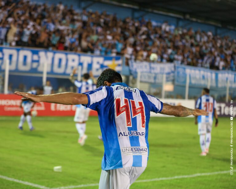 Carrerette celebra primeiro gol pelo Paysandu: "É só o começo"