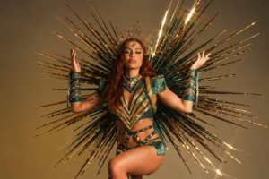 Na imagem em destaque, a cantora Anitta