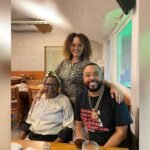 Sambista anunciou a morte da mãe nas redes sociais neste domingo (9); causa do falecimento não foi divulgada