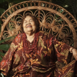 Na imagem em destaque, a cantora Dona Onete