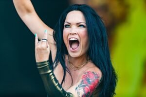 Cantora finlandesa, ex-vocalista e uma das fundadoras do Nightwish, se apresenta na capital paraense em maio do próximo ano