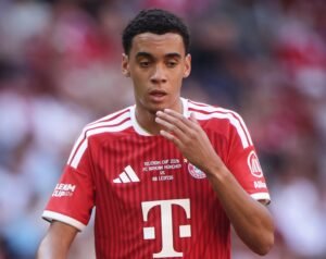 Musiala volta a passar mal em jogo do Bayern e revela motivo