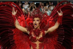 Na imagem em destaque, Virgínia Fonseca como rainha de bateria da Grande Rio