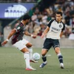 jogadores de Remo e Fluminense no maracanã