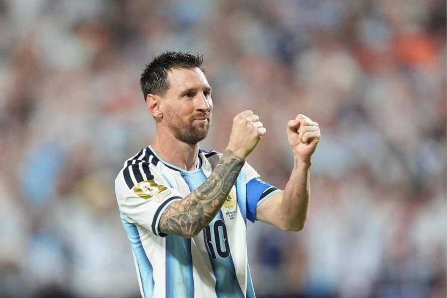 Na imagem em destaque, Lionel Messi