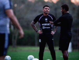 Pela 23ª rodada da competição nacional, Colorado tenta encerrar jejum de vitórias em casa, enquanto Leão busca primeiro triunfo como visitante no pós-Copa para empurrar o rival para a degola.