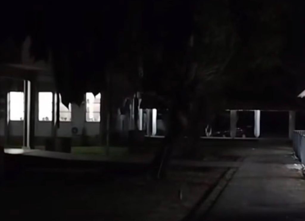 Registro divulgado pela ADUFPA aponta salas e corredores com problemas de iluminação no campus do Guamá; denúncia ocorre dias após assalto dentro da universidade