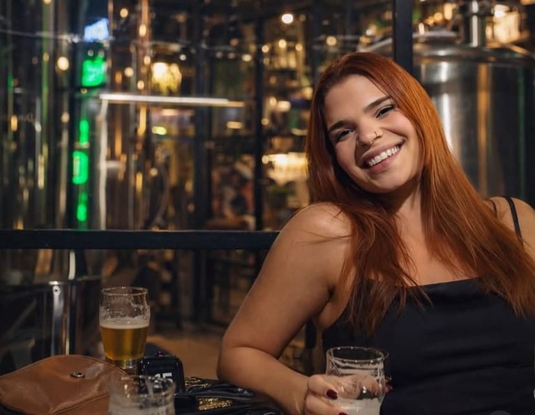 Polícia Civil concluiu inquérito sobre morte de Giovanna Coelho Gomes, de 29 anos, após complicações decorrentes de cirurgias plásticas