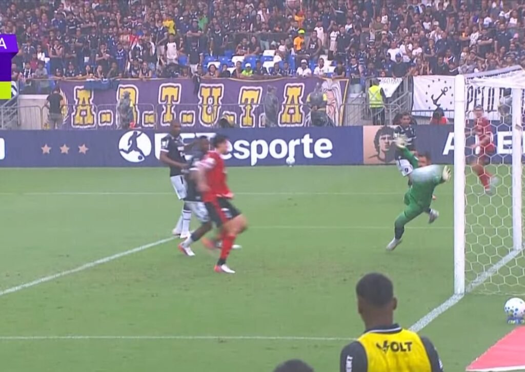 Marcelo Rangel faz defesa à la Gordon Banks contra o Flamengo