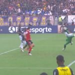 Marcelo Rangel faz defesa à la Gordon Banks contra o Flamengo