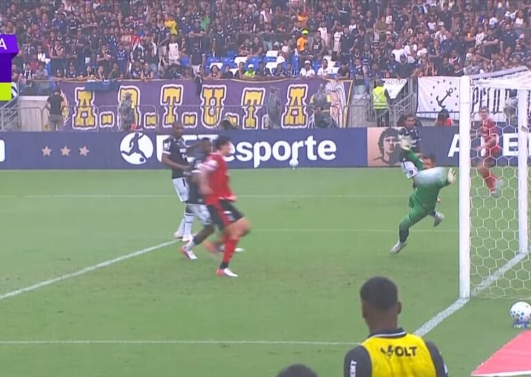 Marcelo Rangel faz defesa à la Gordon Banks contra o Flamengo